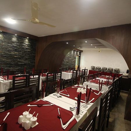Hotel Green Leaf Srīnagar Dış mekan fotoğraf