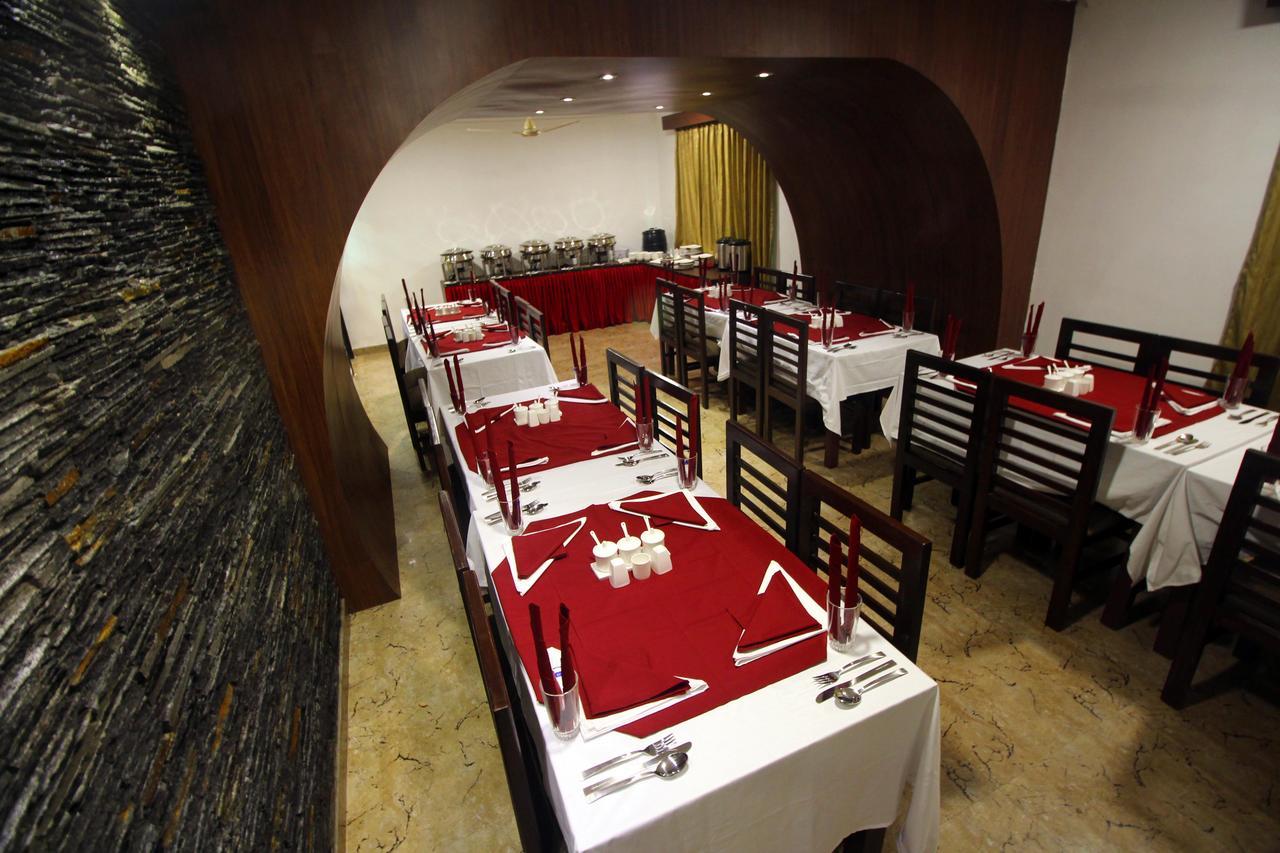 Hotel Green Leaf Srīnagar Dış mekan fotoğraf