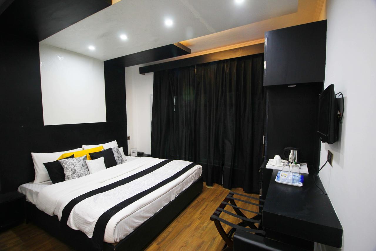 Hotel Green Leaf Srīnagar Dış mekan fotoğraf
