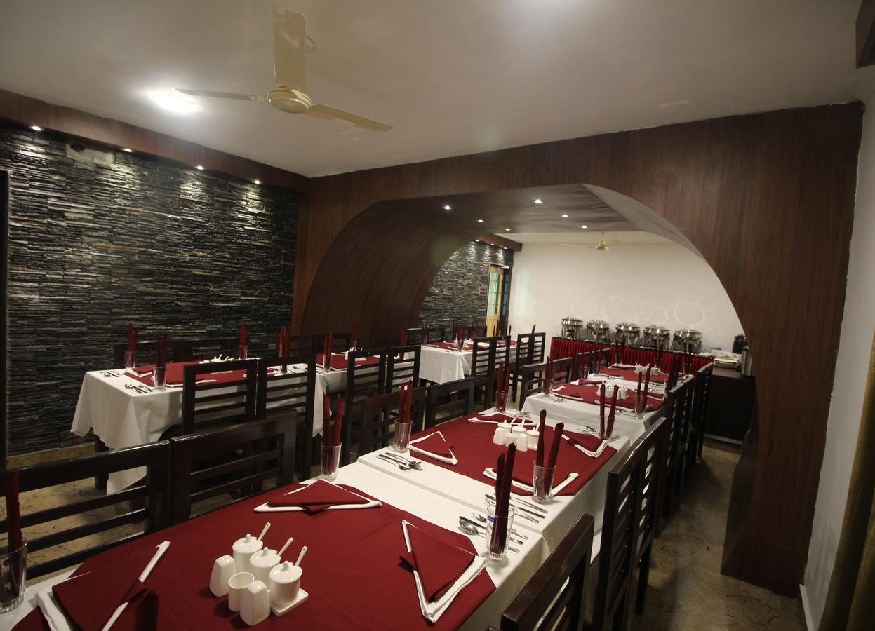 Hotel Green Leaf Srīnagar Dış mekan fotoğraf