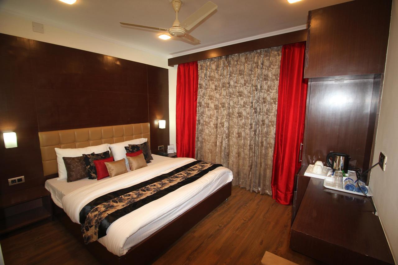 Hotel Green Leaf Srīnagar Dış mekan fotoğraf
