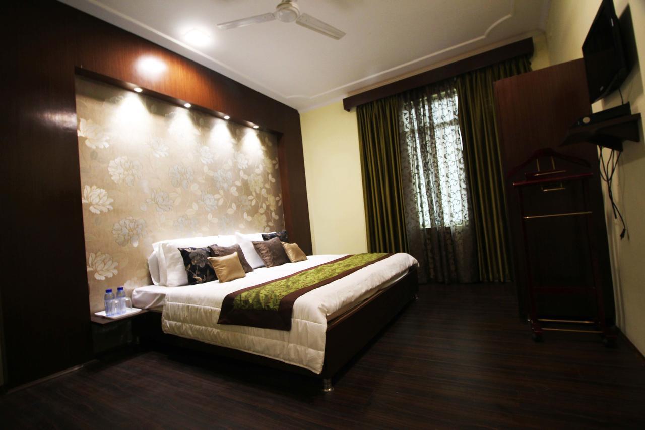 Hotel Green Leaf Srīnagar Dış mekan fotoğraf