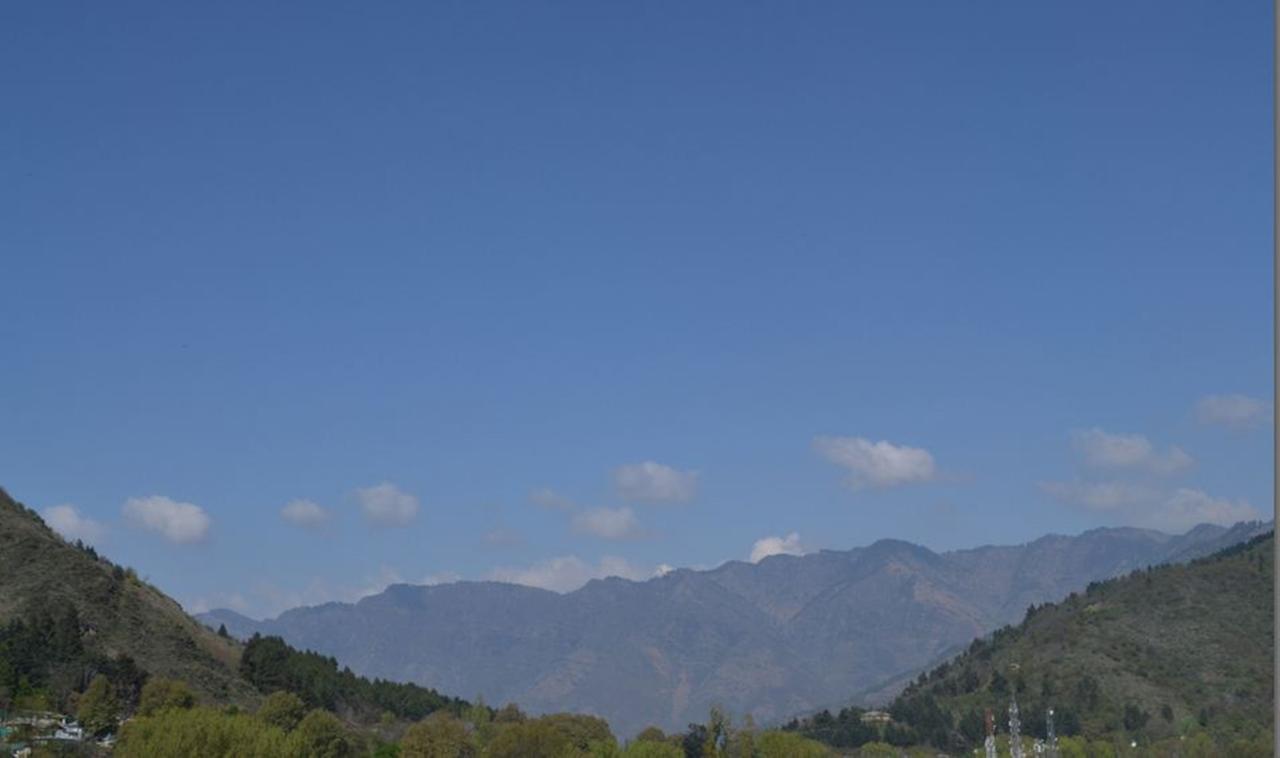 Hotel Green Leaf Srīnagar Dış mekan fotoğraf